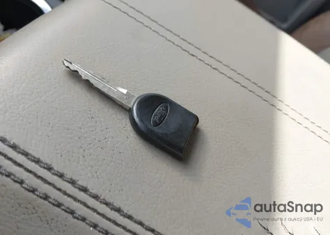 2010 Ford F-250 Cabela's/Harley-Davidson/King Ranch/Lariat/Xl/Xlt z USA, uszkodzony, nr VIN 1FTSW2BR5AEA97425